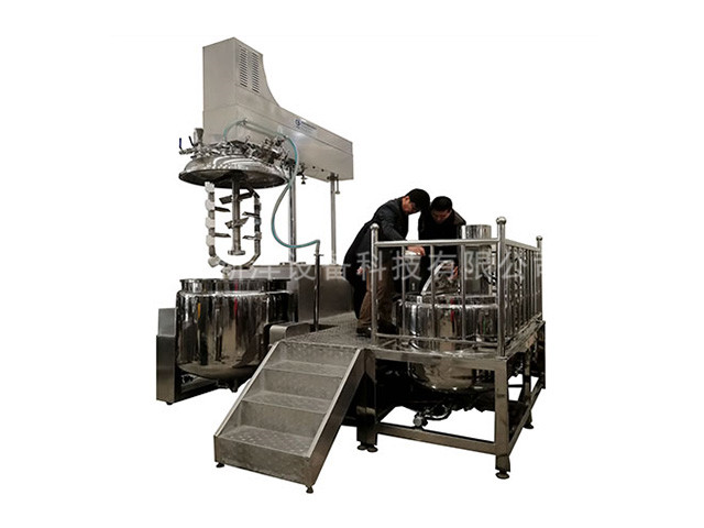  650L真空乳化机组